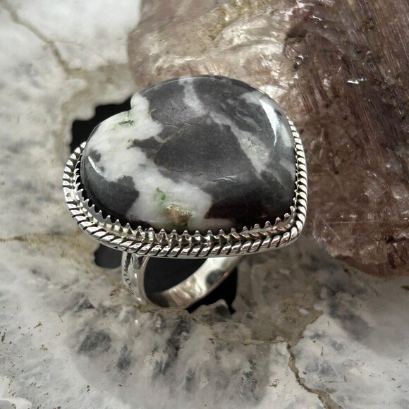 Sterling Southwestern Style White Buffalo Heart Shape Ring Size 9 For Women - Picture 4 of 10